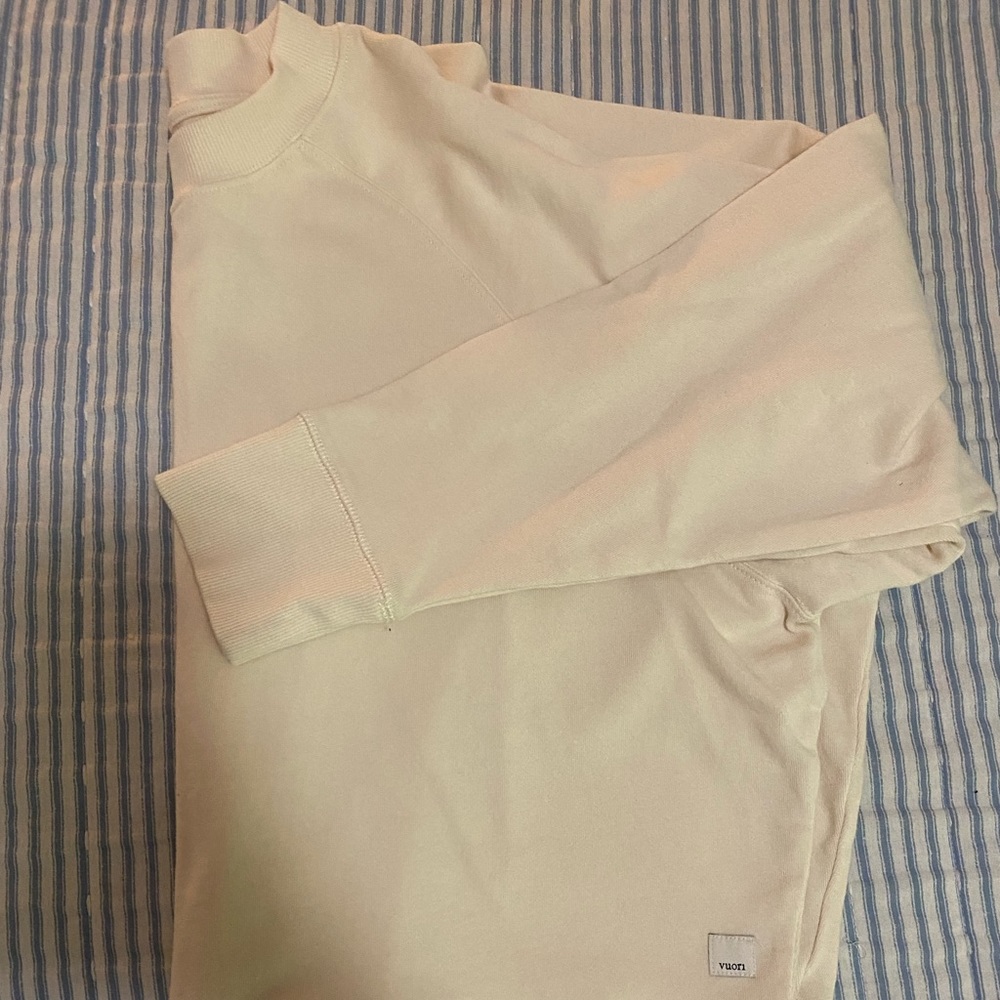 Vuori crop sweatshirt !